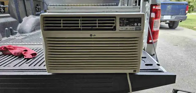 Window mount airconditioner