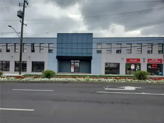 Commercial Office Space for Lease (6 Months Free Rent)