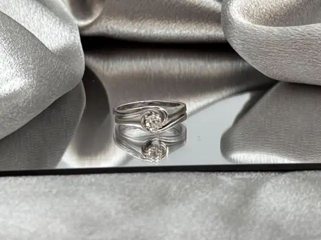14KT White Gold Diamond Engagement Ring & Matching Band Set