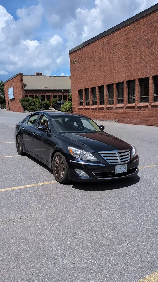 HYUNDAI GENESIS 2014 V6 66982 KM ONLY SALES $14800.00