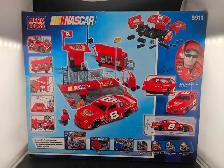 MegaBloks Nascar Dale Earnhardt Jr Pit Stop NEW - Photo 2