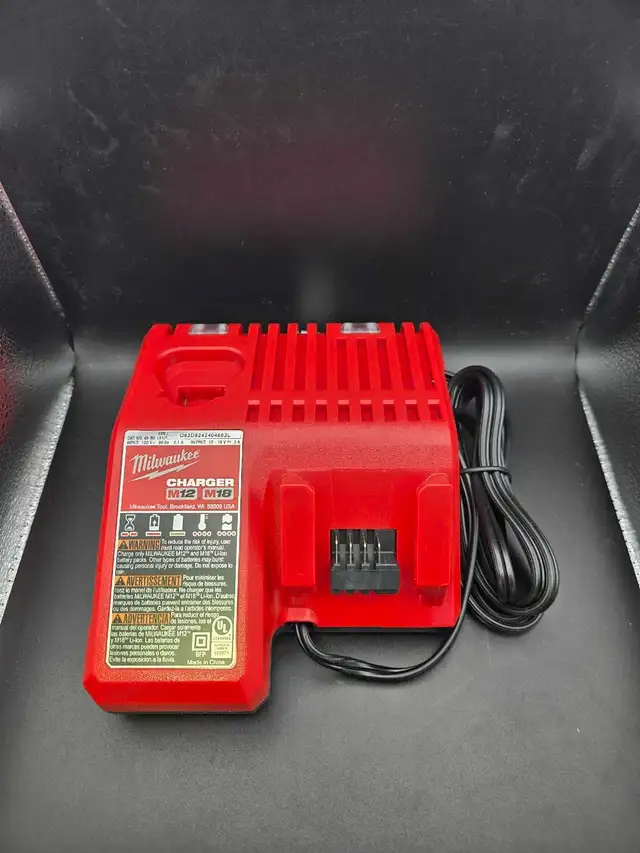 MILWAUKEE M12 M18 CHARGER 48-59-1812