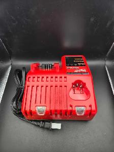 MILWAUKEE M12 M18 CHARGER 48-59-1812 - Photo 2