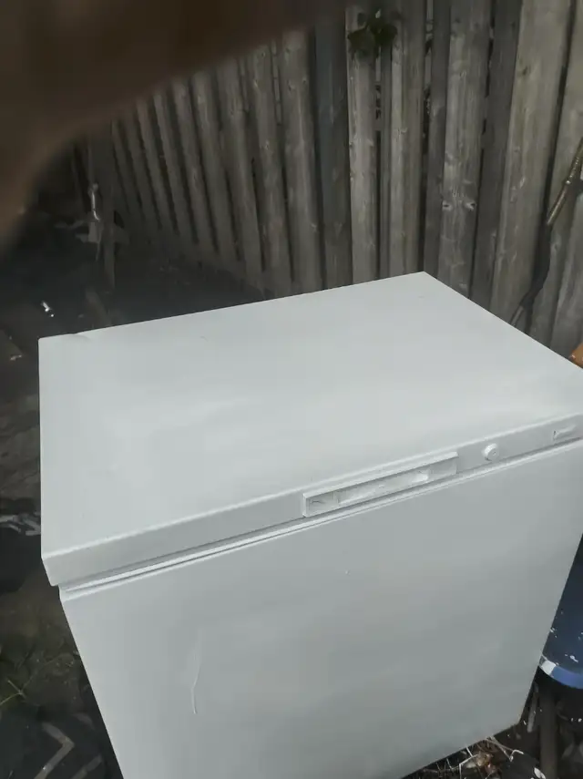 Chest freezer for Sale! Pick up in Welland! 60$ 289-806-3599 Kev