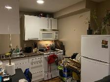 4 Bed 3.5 Bath Duplex in Cobblestone Available August 1st! - Photo 9