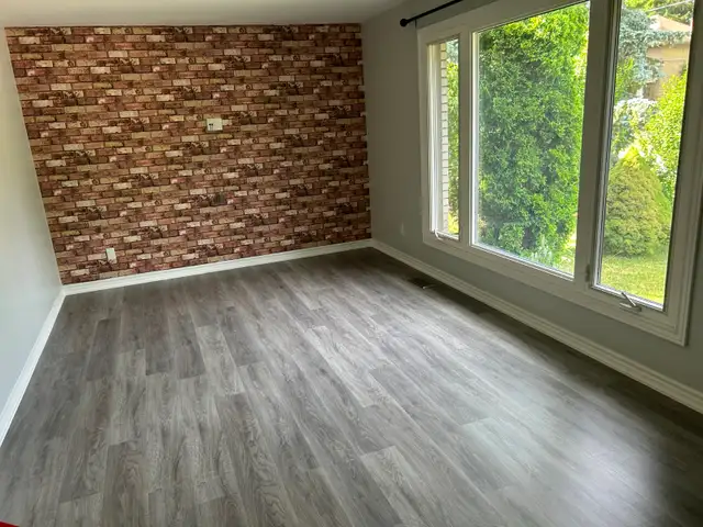 3 bedroom upper floor of bungalow, Hespeler area, August 1