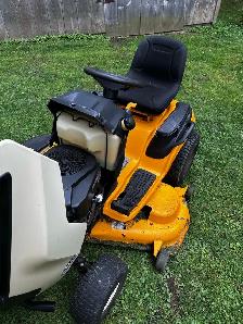 2012 Cub Cadet LTX 1050 Lawn Tractor - Photo 5