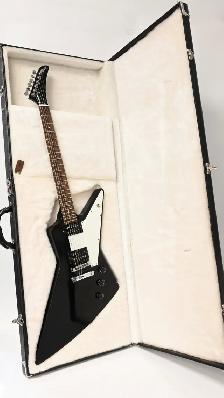 Gibson Explorer Ebony 2008 Gibson case USED in working condition