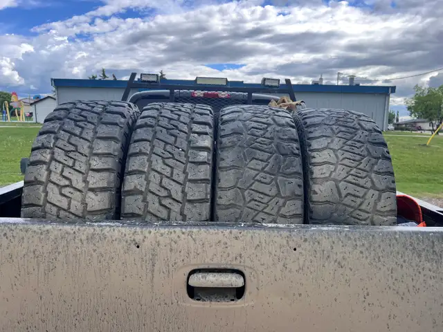305/70/18R