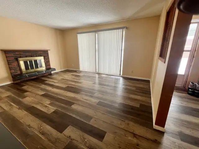 house for rent near Center St Superstore