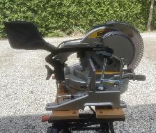 Dewalt DWS715 Compound mitre saw - Photo 5