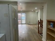 Private  room with patio deck| near Dufferin TTC | Full furnish - Photo 9