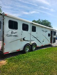 Horse trailer - Photo 4