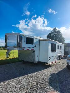 Horse trailer - Photo 10