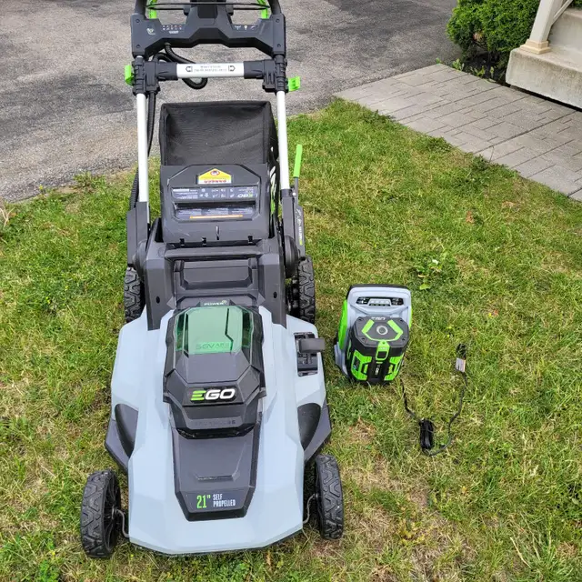 EGO Self-Propelled Lawn Mower with 7.5ah battery & charger