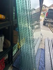 Glass panels for deck railing - Photo 3