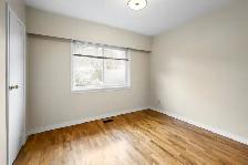 Pet Friendly Three (3) Bedroom Full House - Photo 6