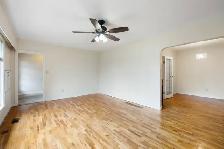 Pet Friendly Three (3) Bedroom Full House - Photo 11