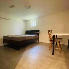 Private Room w/ shared bathrm - Lakeshore and Kipling
