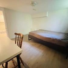 Private Room w/ shared bathrm - Lakeshore and Kipling - Photo 2