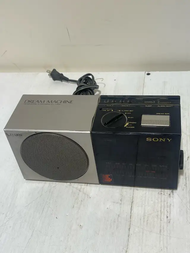 Sony Dream Machine ICF-C30W