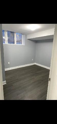2 Bed   1 Bathroom Legal & Private Basement available Brampton - Photo 3