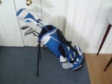 CHILD'S LEFT HANDED  GOLF CLUB SET