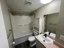 Cozy 3 bedroom townhouse close to schools - Photo 10