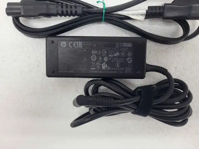 Genuine HP 854054-002 Laptop AC Adapter 19.5V 2.31a
