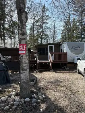 2014 Zinger Trailer with Cabana & Deck