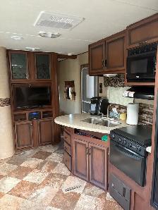 2014 Zinger Trailer with Cabana & Deck - Photo 5