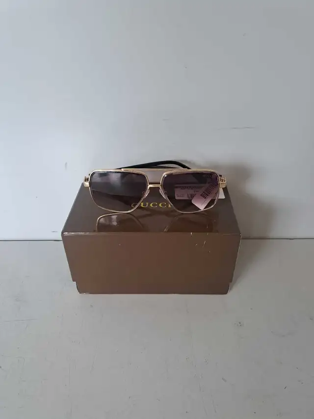 1992 Gucci Sunglasses (32659105)