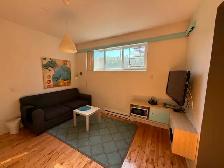 3 1/2  meublé & près du Métro / furnished&near Metro