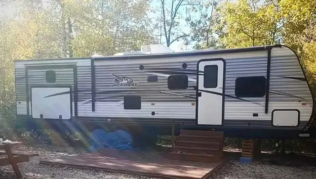 2017 Jayco Jayflight Triple Slide Trailer