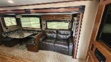 2017 Jayco Jayflight Triple Slide Trailer - Photo 3