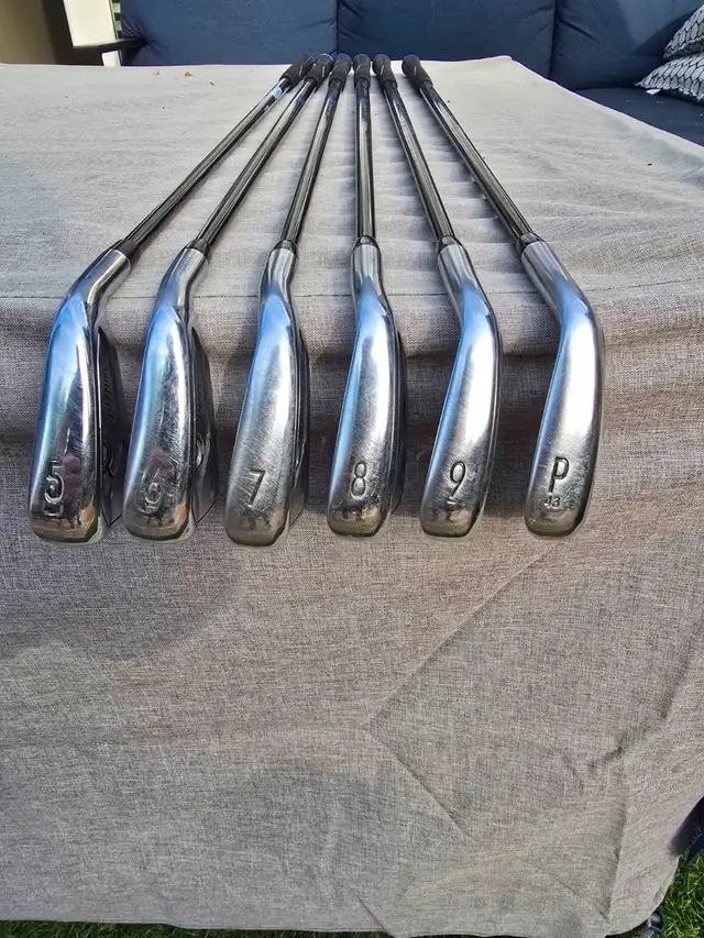Titleist irons (RH) - T200, 5-PW