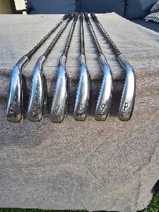Titleist irons (RH) - T200, 5-PW