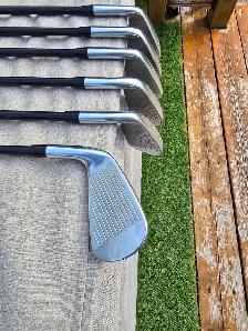 Titleist irons (RH) - T200, 5-PW - Photo 2