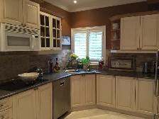 Luxury 4 BR Detached House for Rent in Prime Location Newmarket - Photo 4