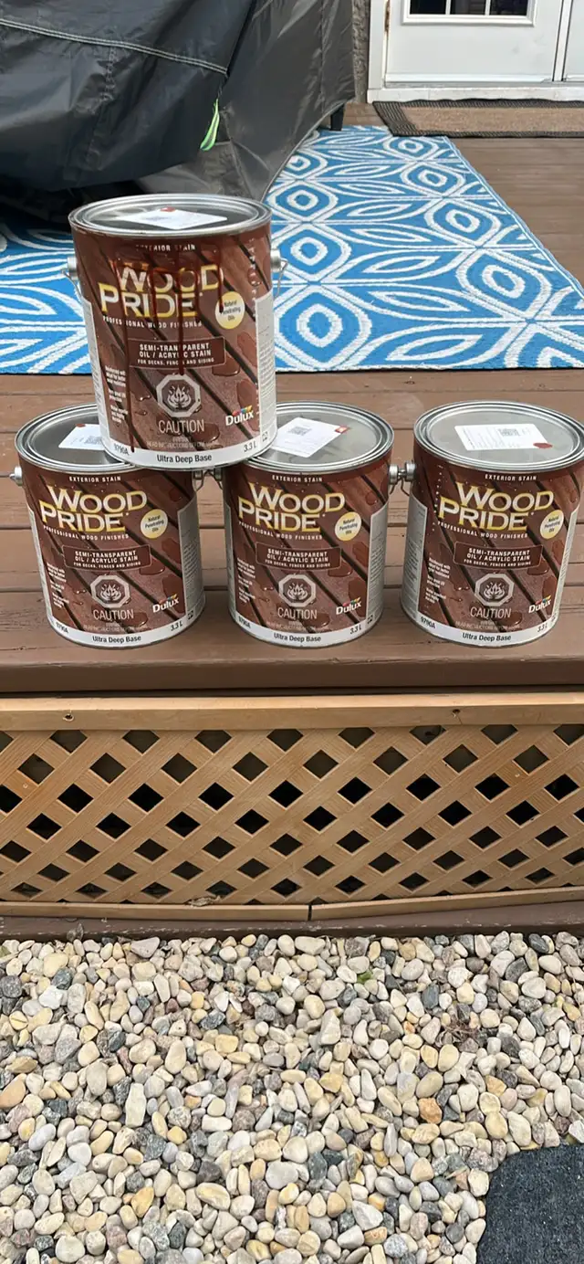 4 x 4 litres of stain for sale