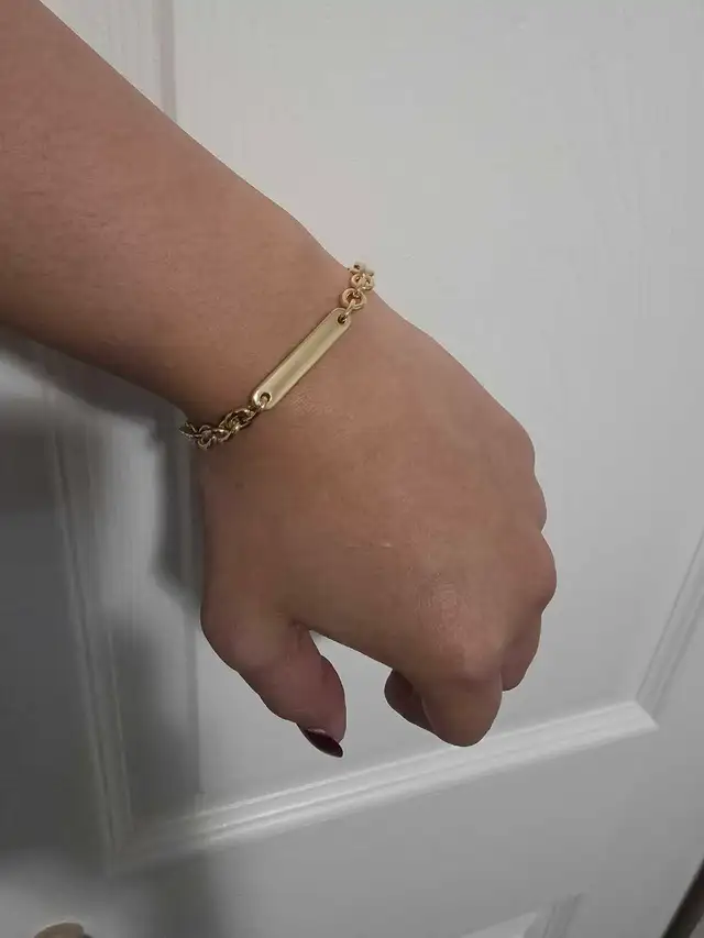 New Pandora bracelet (BEST OFFERS ACCEPTED)