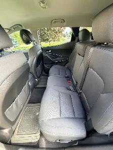 2017 Hyundai Santa Fe- 17 - Photo 5