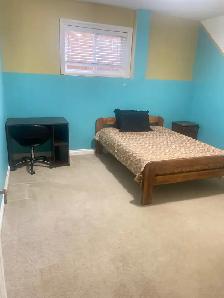 2 Bedroom Basement semi-furnished - Photo 2