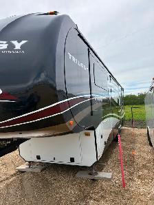 2015 trilogy travel trailer - Photo 2