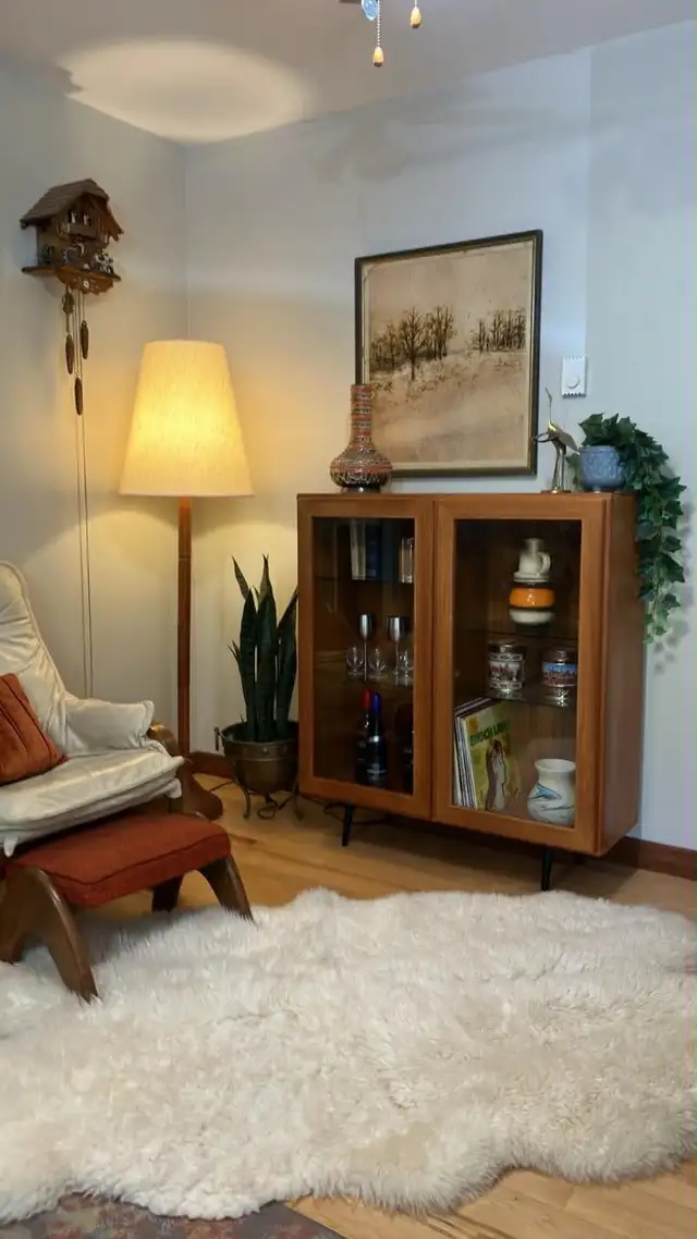 Mid century. TEAK TECK. Buffet, vaisselier, vitrine, étagère dis