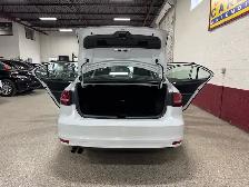2017 Volkswagen Jetta Wolfsburg|SUNROOF - COMFORT ACCESS w/PUSH - Photo 12