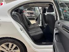 2017 Volkswagen Jetta Wolfsburg|SUNROOF - COMFORT ACCESS w/PUSH - Photo 13
