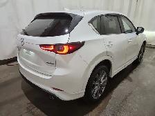 2025 Mazda CX-5 - Photo 4