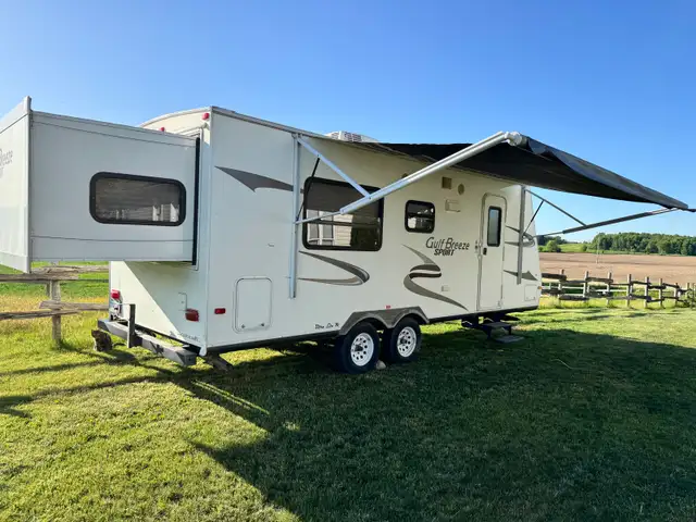 2012 Gulf Breeze Camping Trailer
