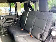2021 Jeep Wrangler Sahara V6 | Skytop | Alpine | NAV | LED Pkg | - Photo 20